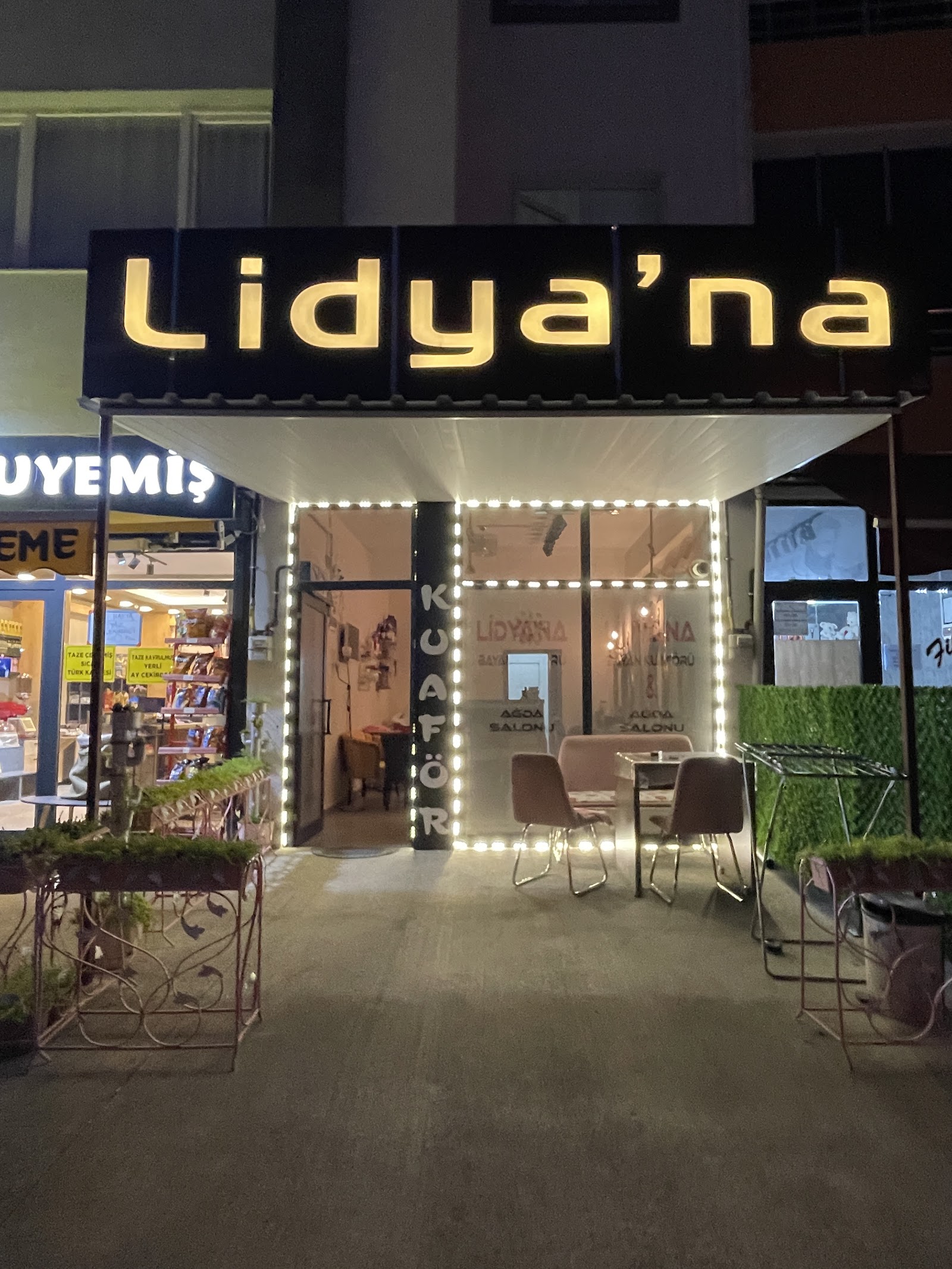 Lidya'na bayan kuaförü