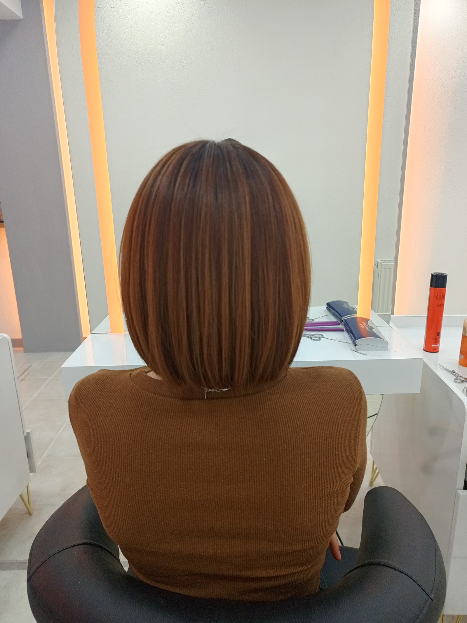 Saloon Emrah Kaya bayan kuaförü