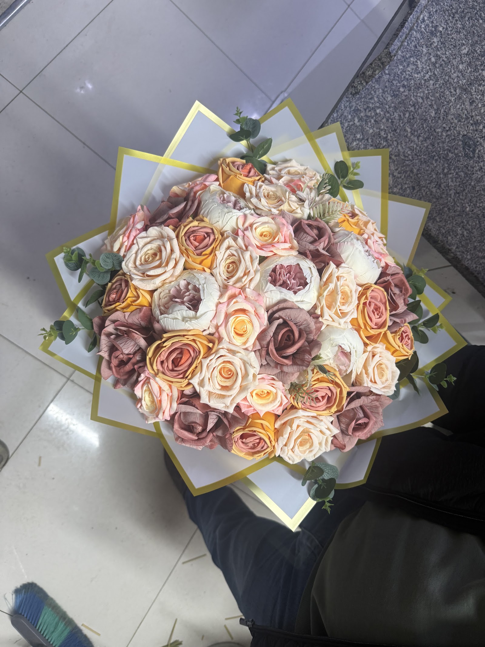 ULUSLARARASI HEYBELİLER ÇİÇEKÇİLİK & ÇİKOLATA